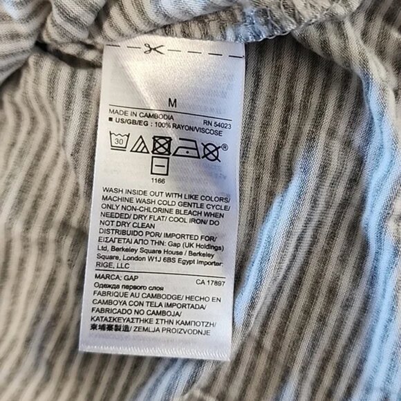 🌷 GAP luxe striped Top 🌷 - Picture 4 of 5